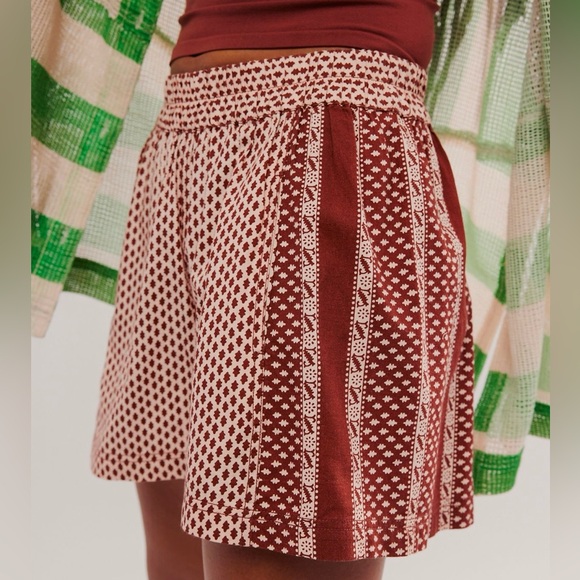 Get Free Printed Pull on Shorts - Picture 3 of 5